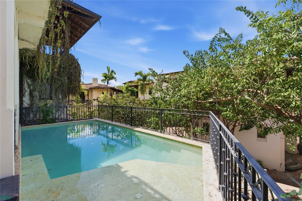 Casa del Alba, Las Catalinas