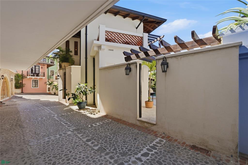 Casa del Alba, Las Catalinas