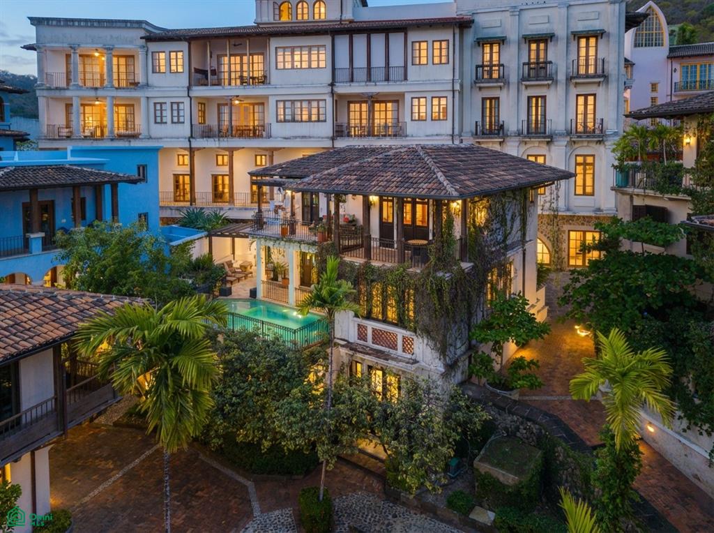 Casa del Alba, Las Catalinas