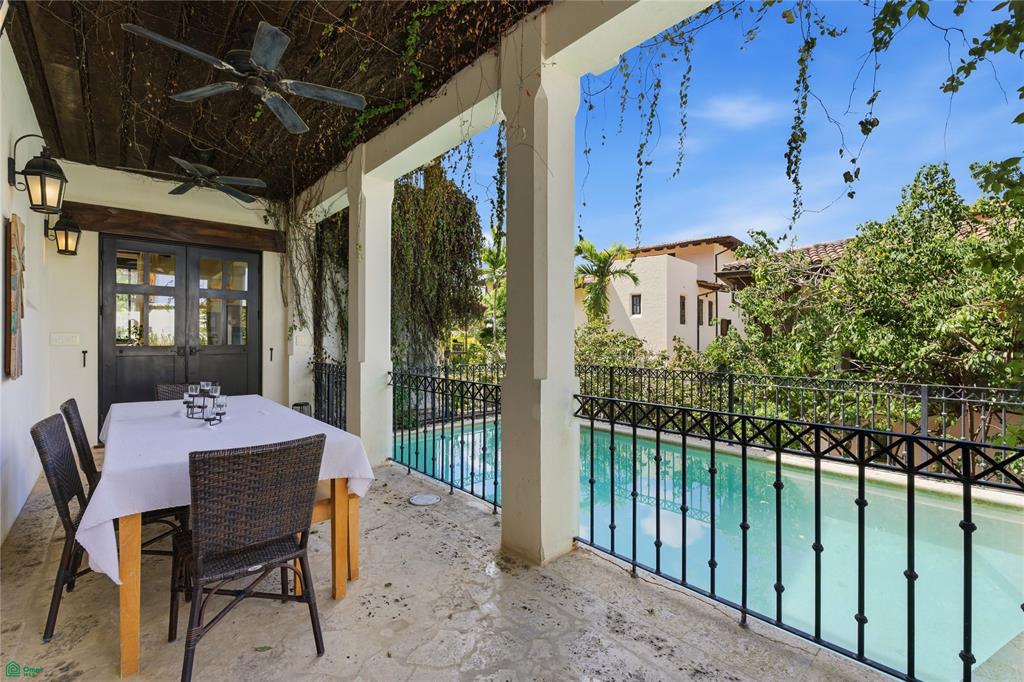 Casa del Alba, Las Catalinas