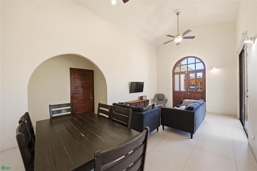 Stella Maris Altos Los Robles 71