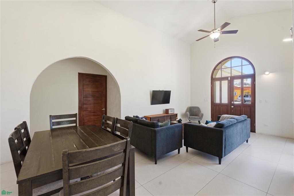 Stella Maris Altos Los Robles 71