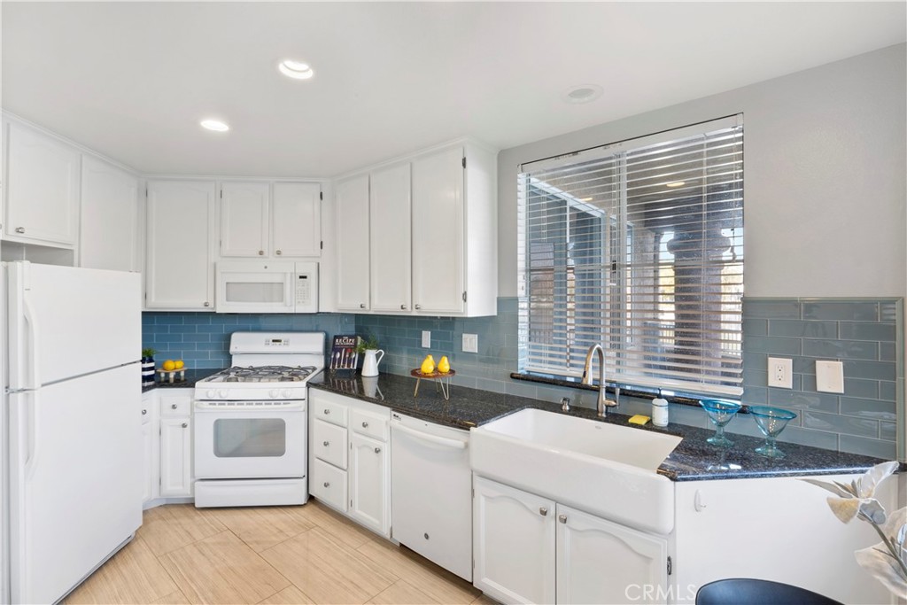 22852 Sailwind Way 2