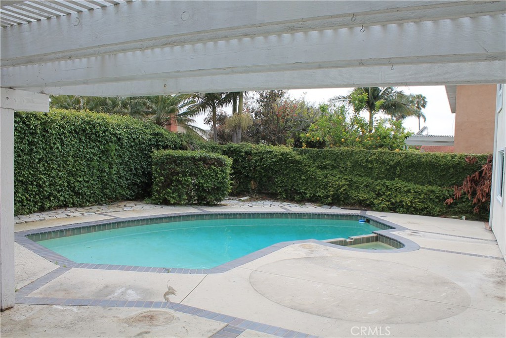 9882 Kings Canyon Drive