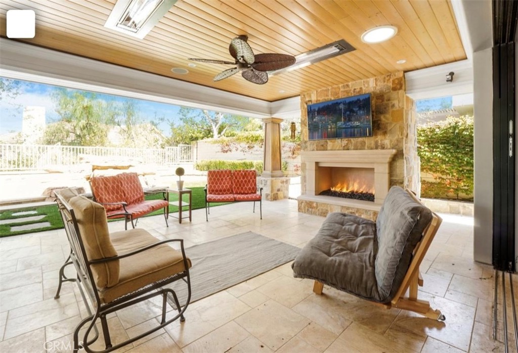 31951 Camino Del Cielo