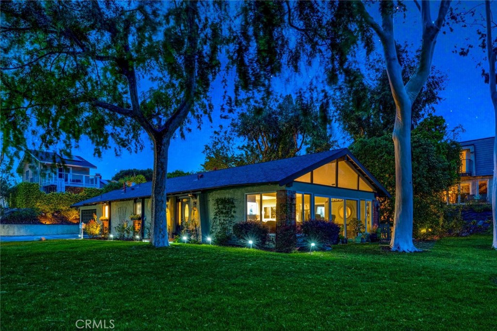 22696 Islamare Lane
