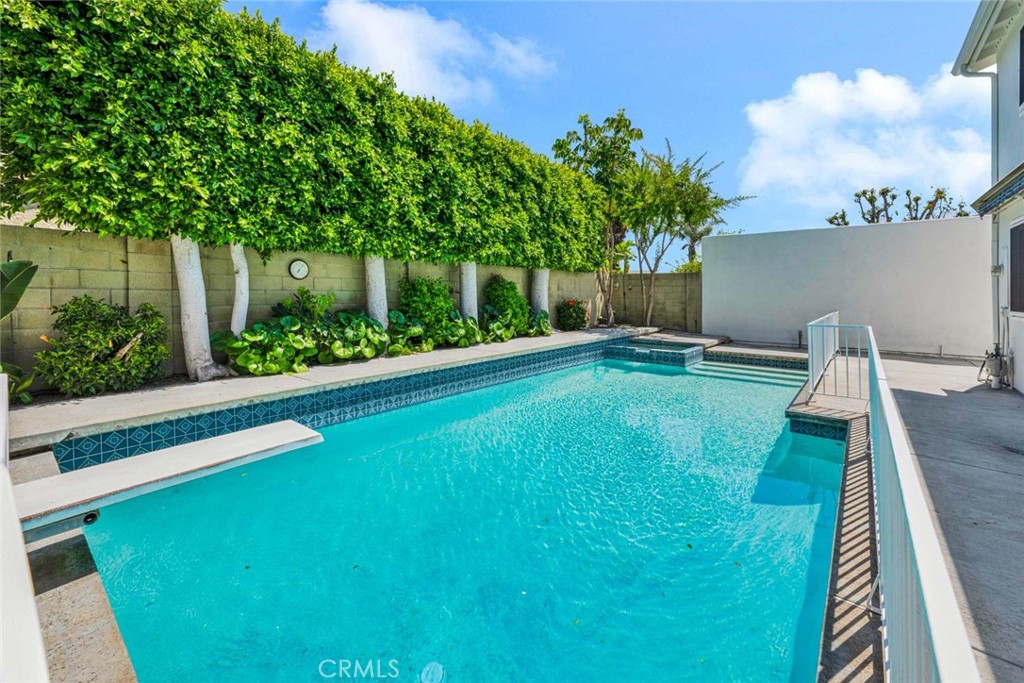 3368 California Street