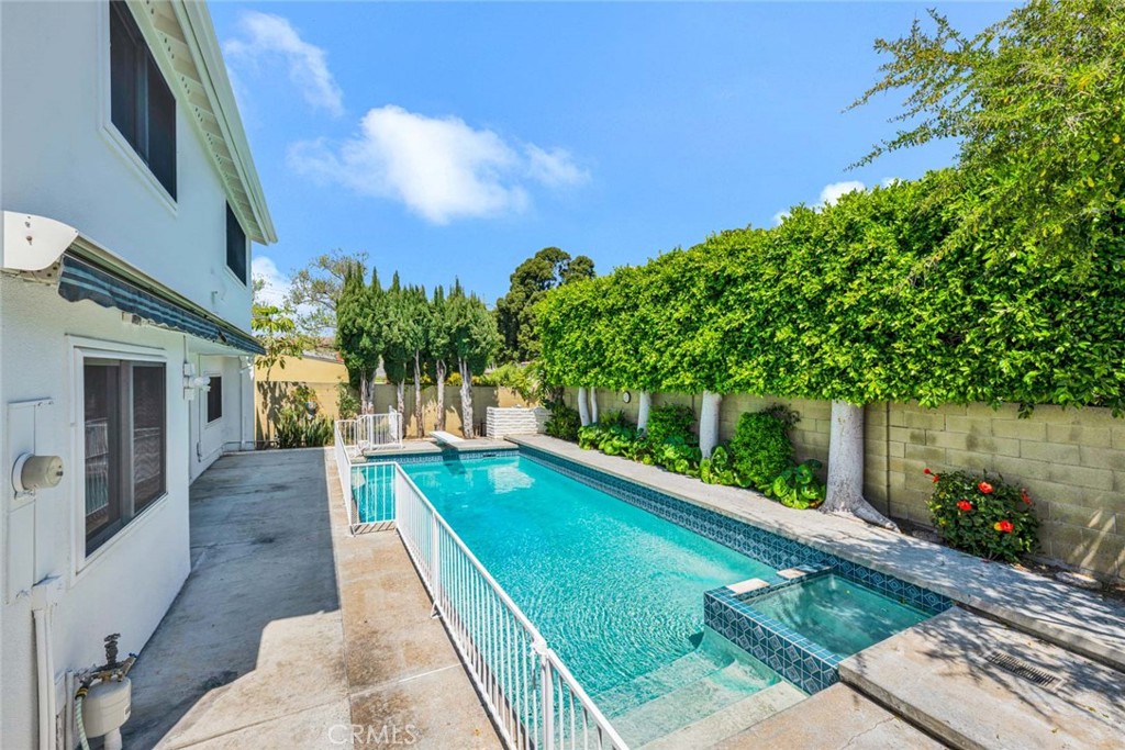 3368 California Street