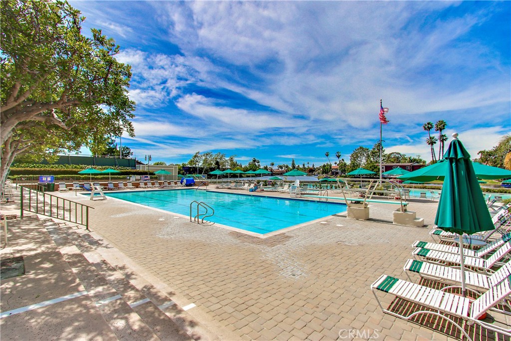 22482 Lake Forest Lane