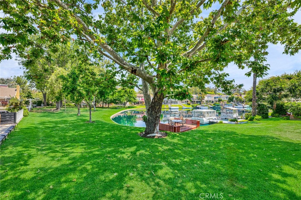 22482 Lake Forest Lane