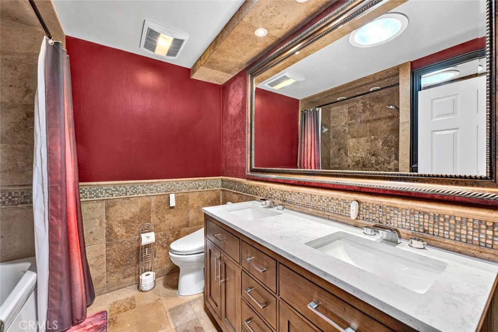 22482 Lake Forest Lane