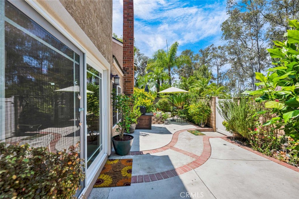 22482 Lake Forest Lane