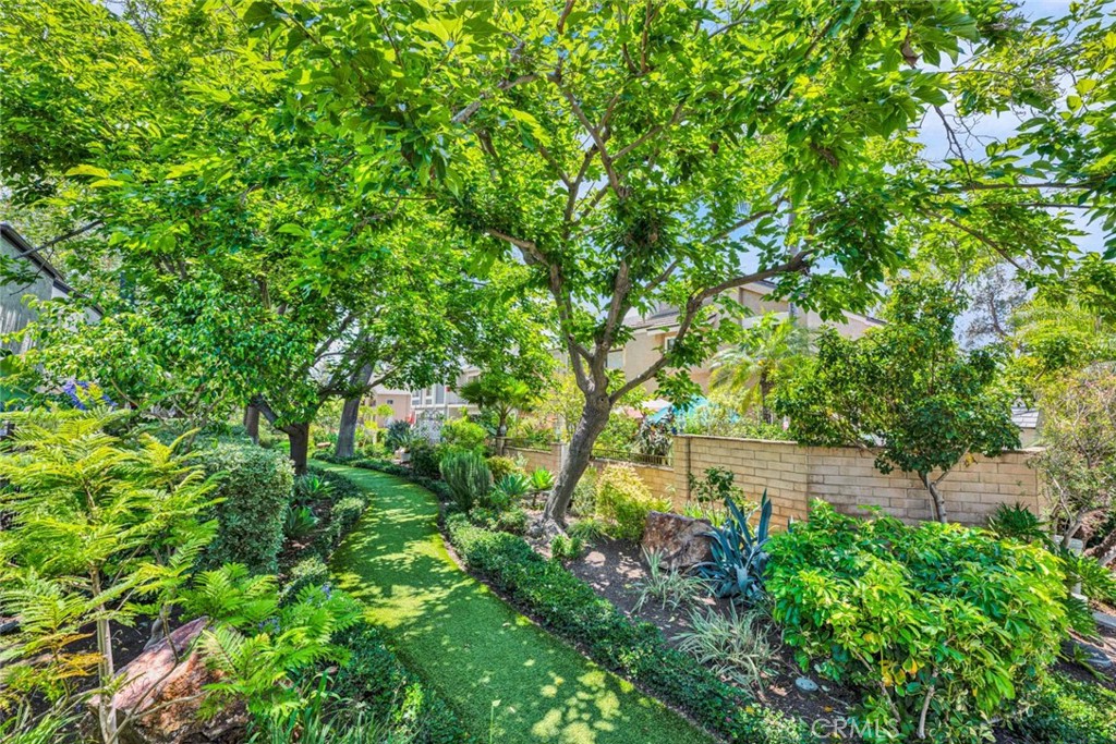 22482 Lake Forest Lane