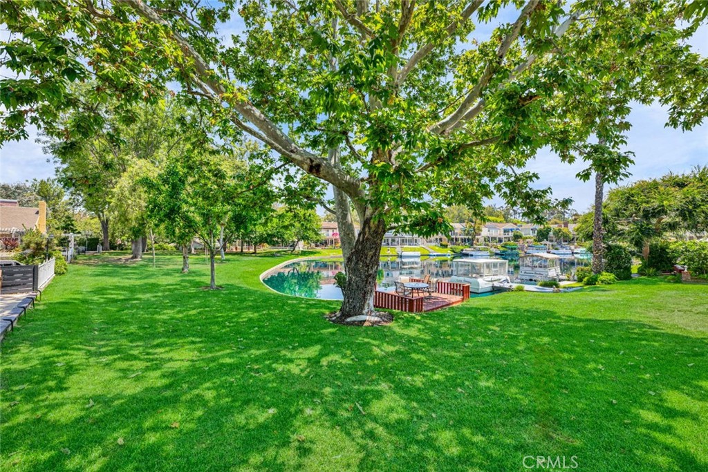 22482 Lake Forest Lane