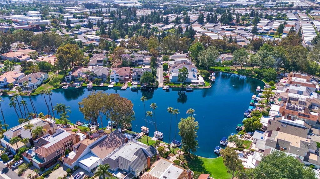 22482 Lake Forest Lane