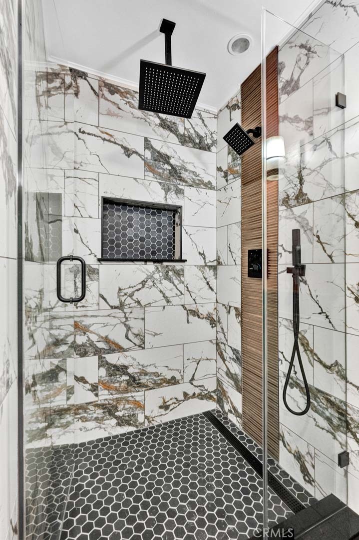 22482 Lake Forest Lane