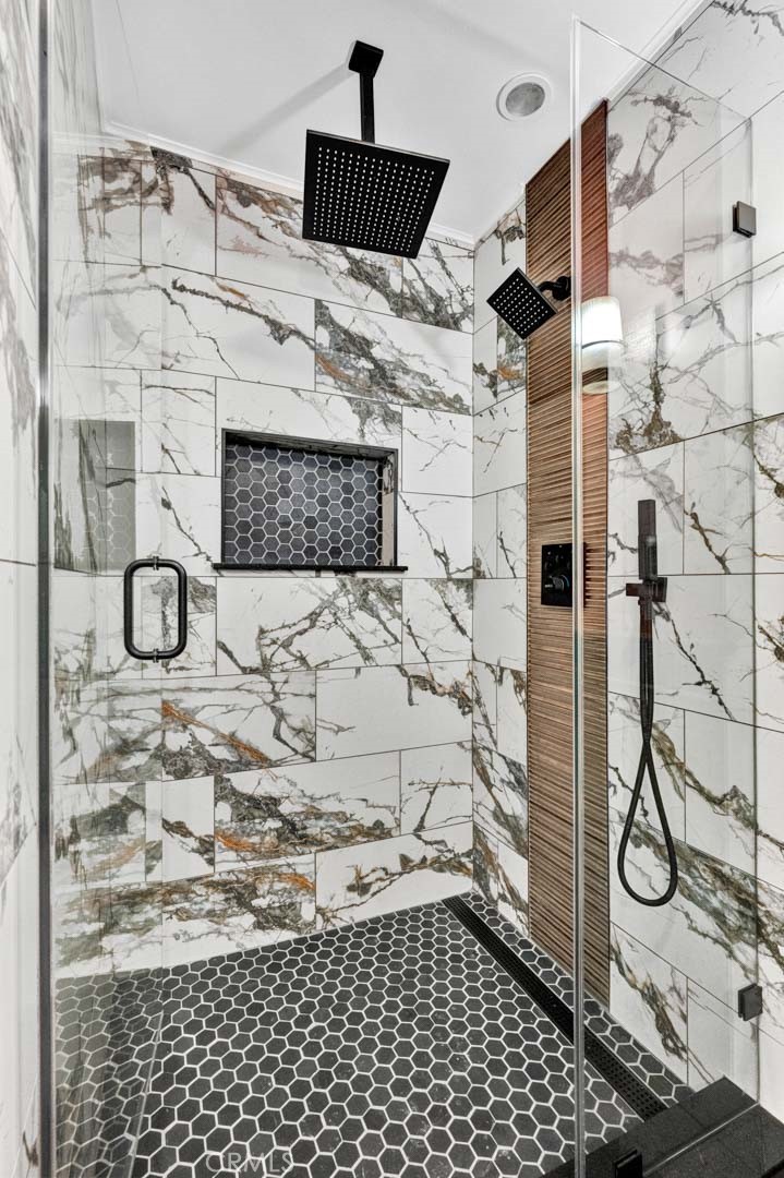 22482 Lake Forest Lane