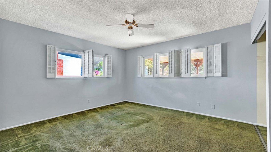 1060 Tropicana Way