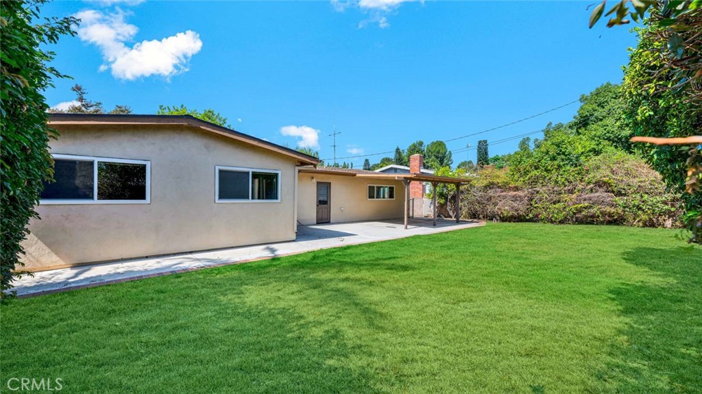 1060 Tropicana Way
