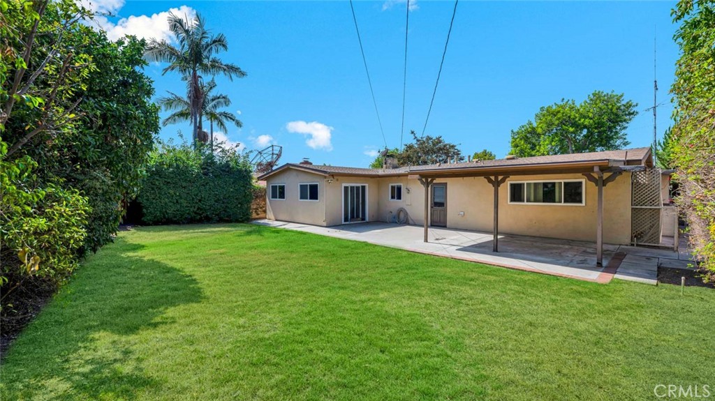 1060 Tropicana Way