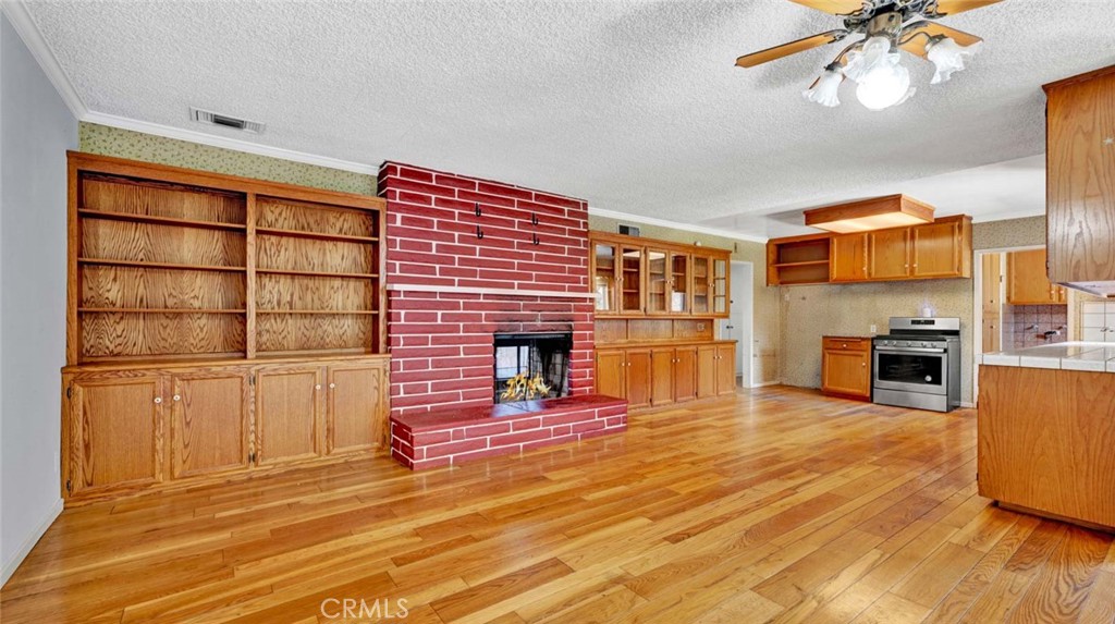 1060 Tropicana Way