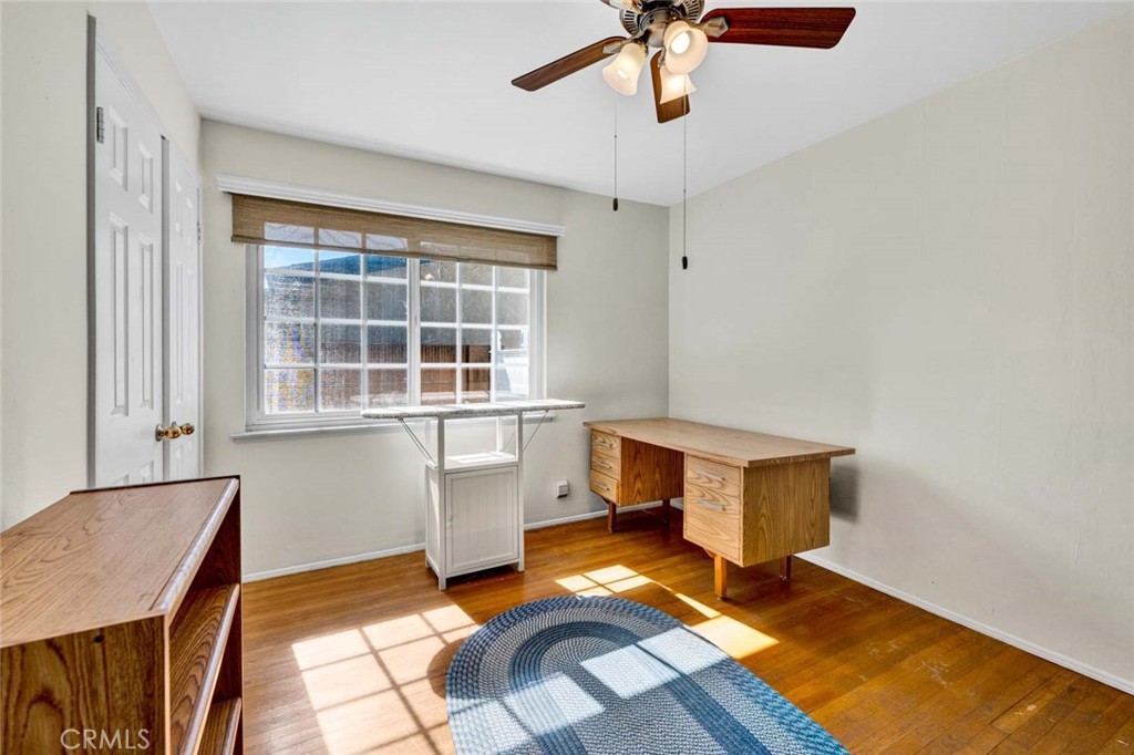 3222 W Sunview