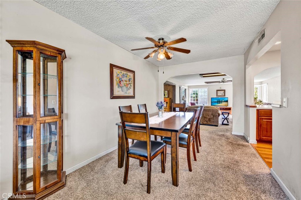 3222 W Sunview