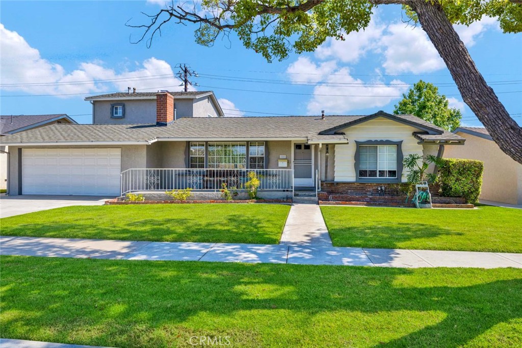 3222 W Sunview