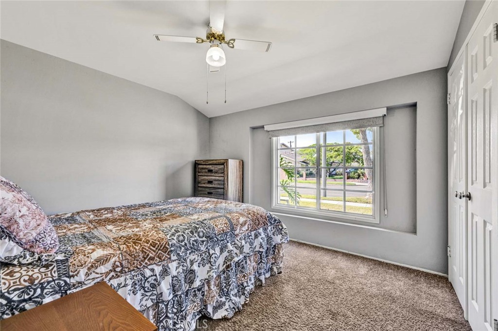 3222 W Sunview