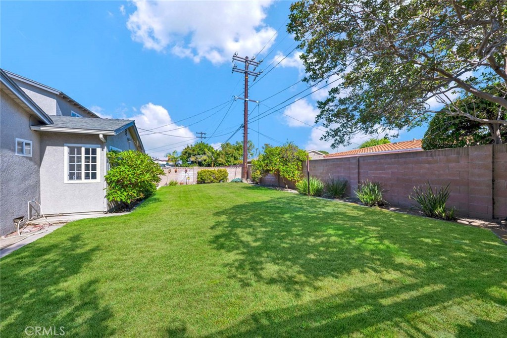 3222 W Sunview