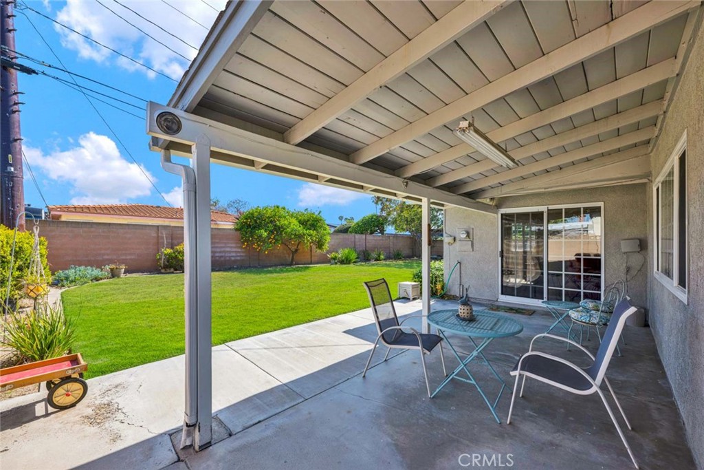 3222 W Sunview