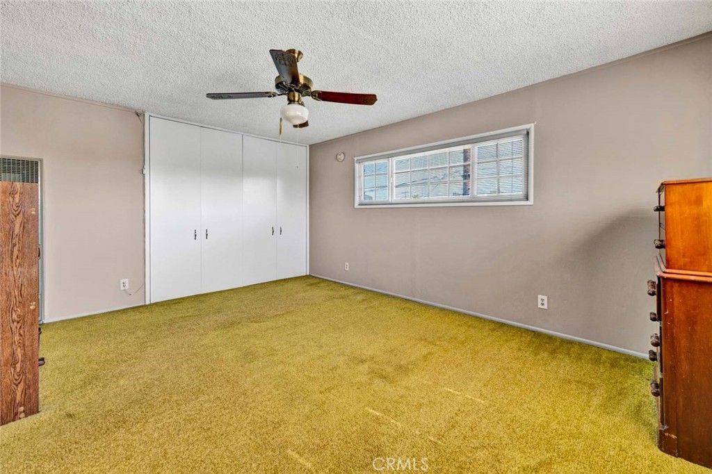3222 W Sunview