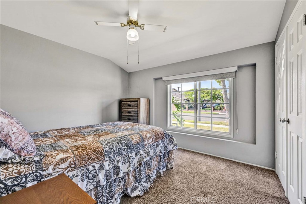 3222 W Sunview