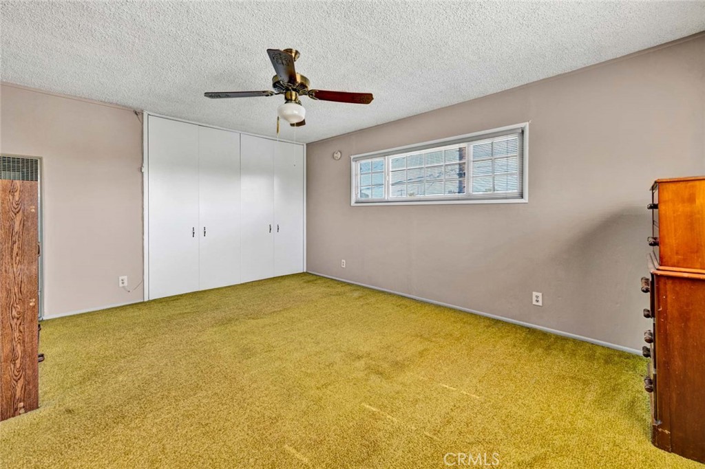 3222 W Sunview