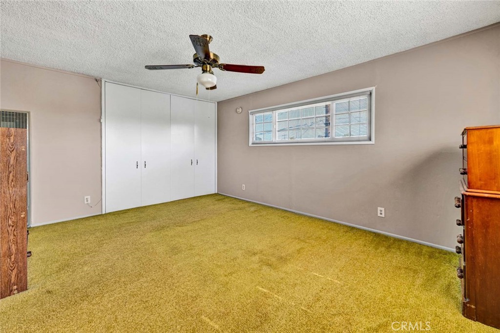 3222 W Sunview
