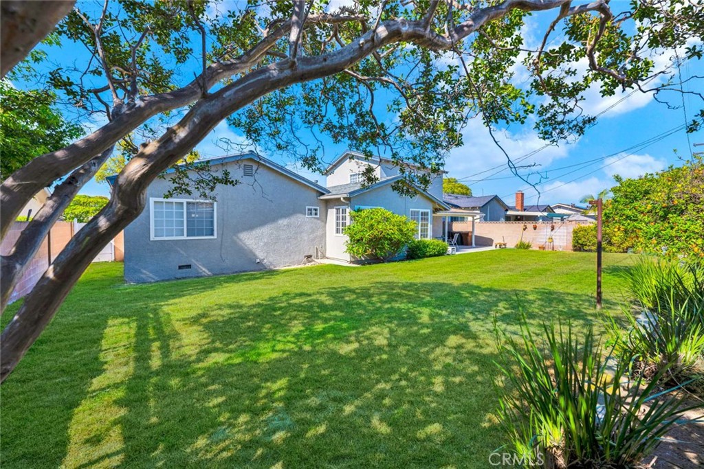 3222 W Sunview