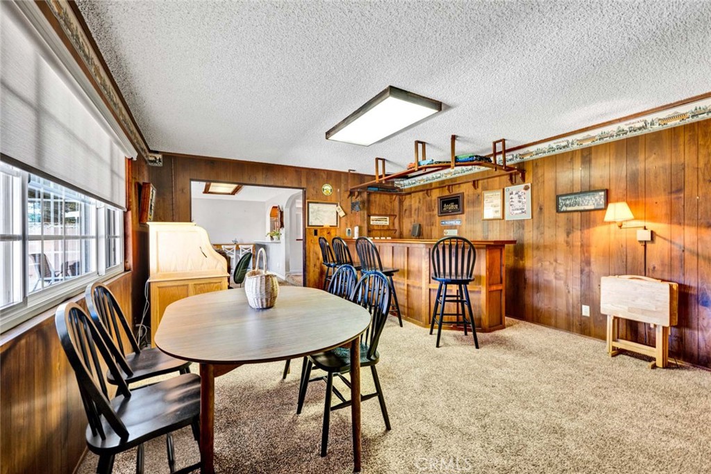 3222 W Sunview
