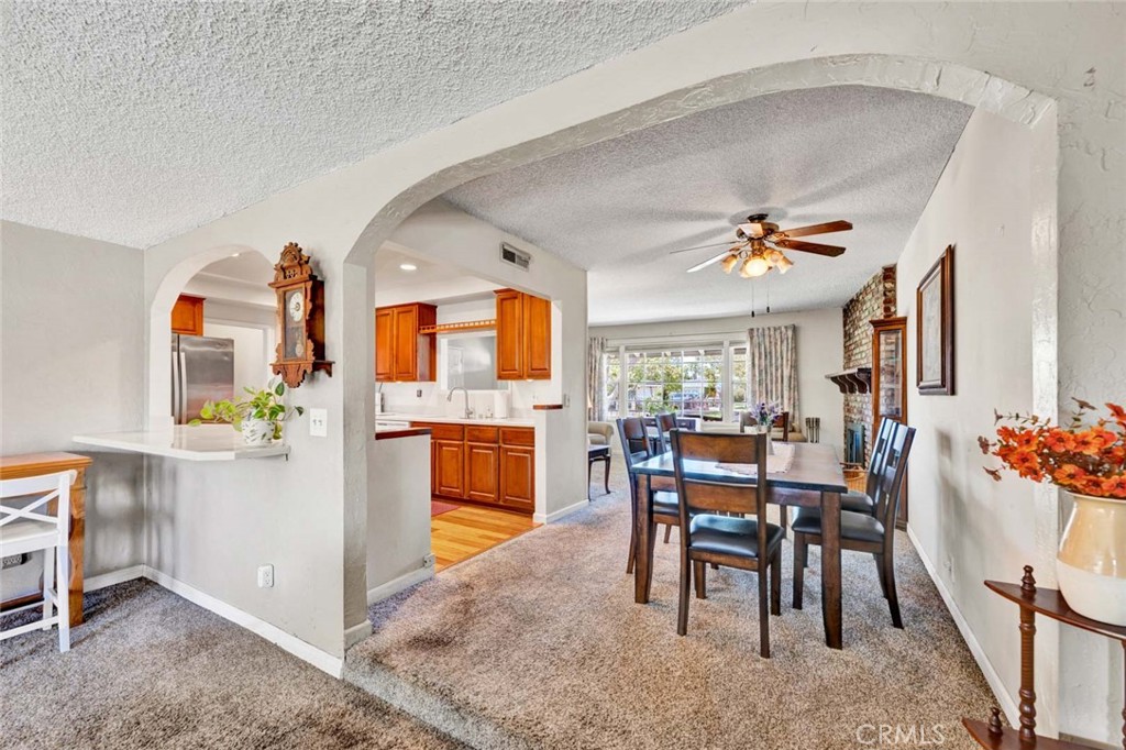 3222 W Sunview