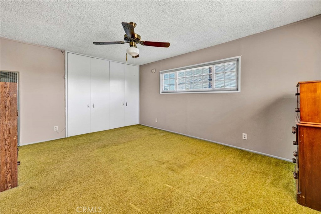 3222 W Sunview