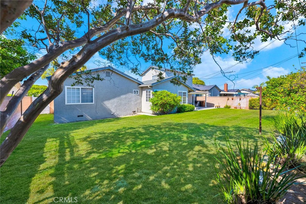3222 W Sunview