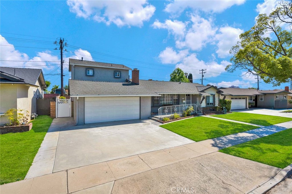 3222 W Sunview