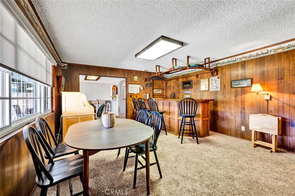 3222 W Sunview