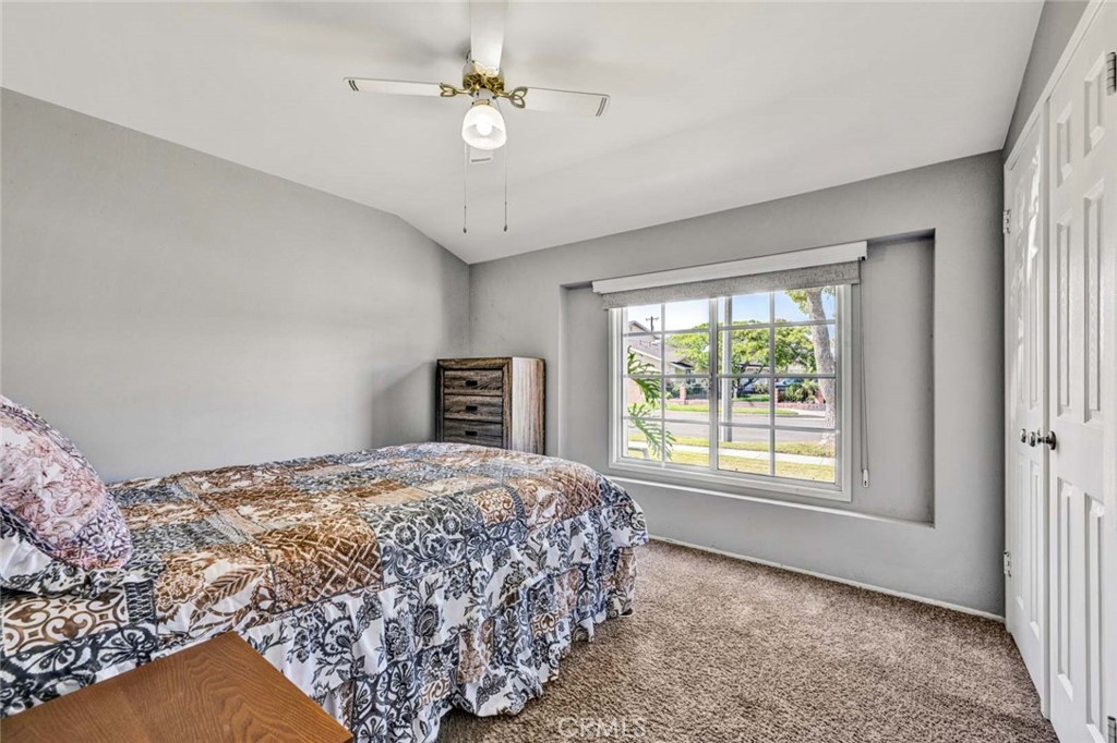 3222 W Sunview