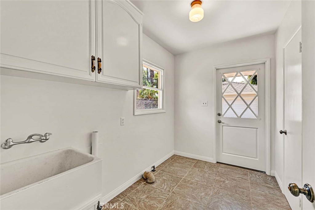 2506 N Spurgeon