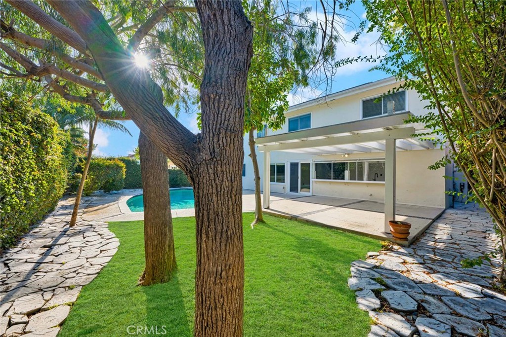 9882 Kings Canyon Drive
