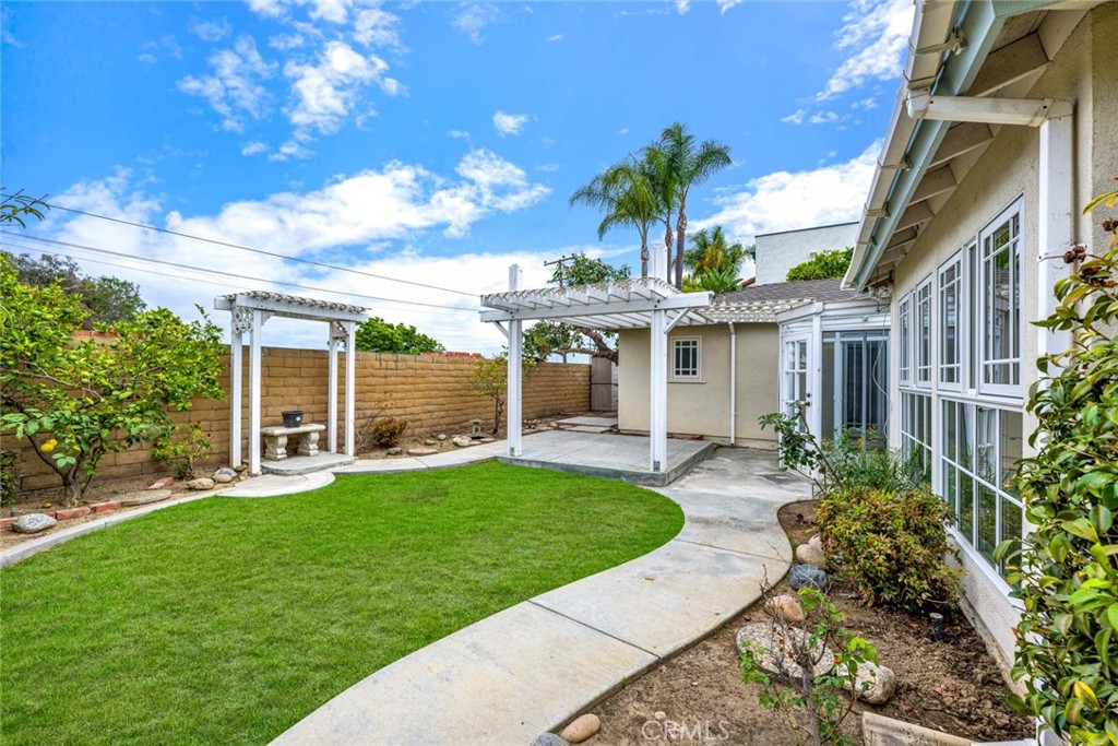 18922 Gregory Lane