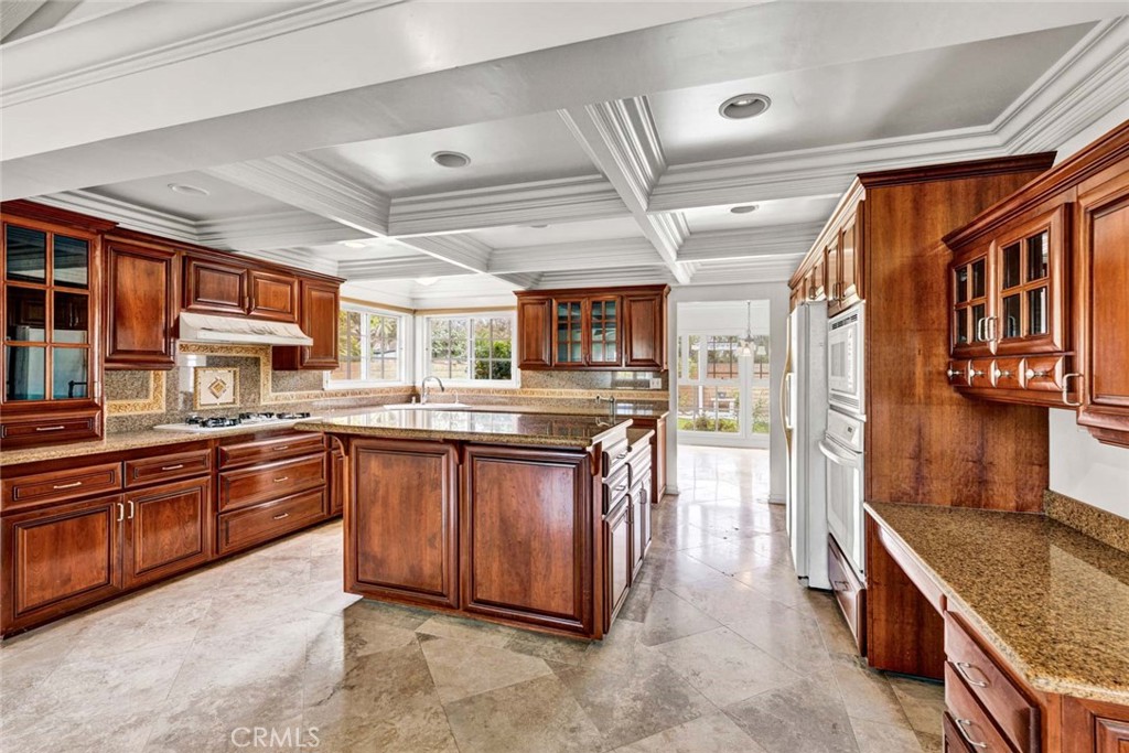 18922 Gregory Lane