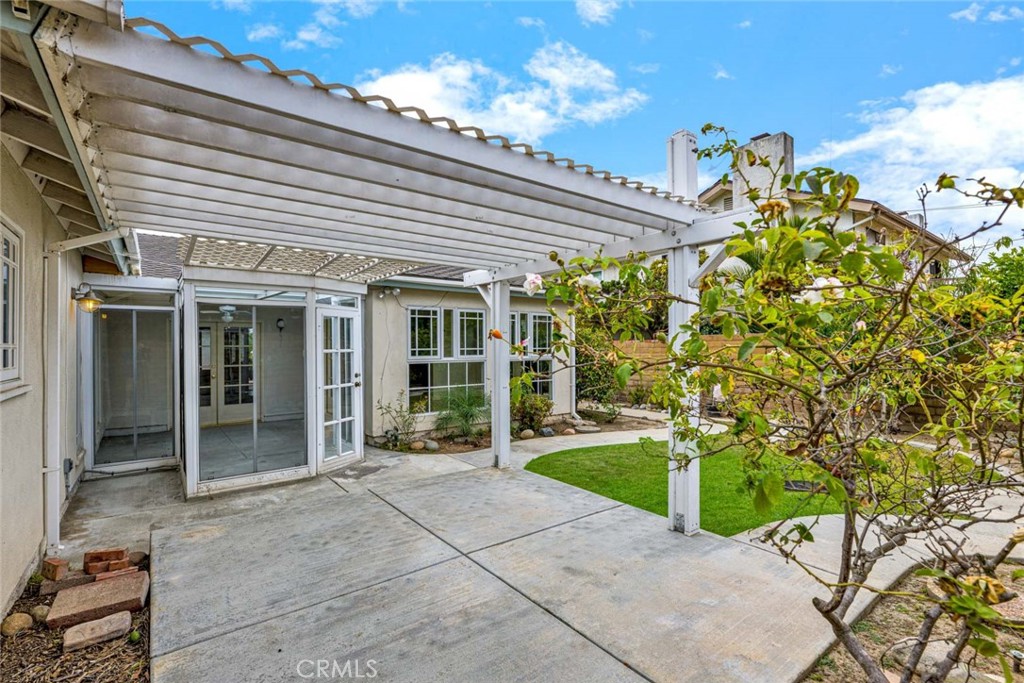18922 Gregory Lane