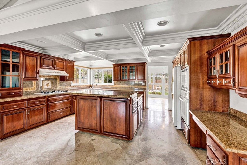 18922 Gregory Lane