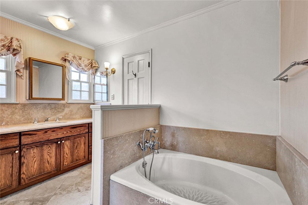 18922 Gregory Lane